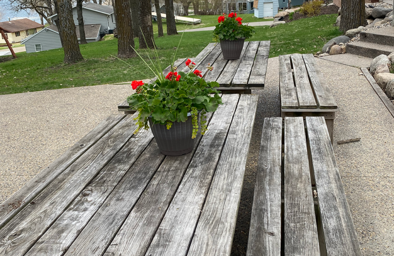 Outdoor Dining Set Construction